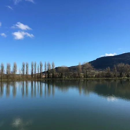 Entre L'église Et La Place Сasa de vacaciones