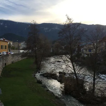 Casa vacanze Entre L'église Et La Place *