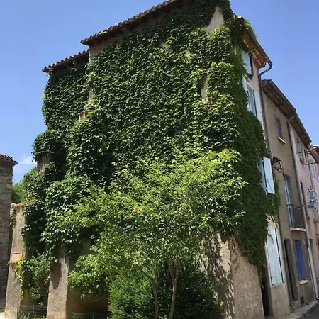 Entre L'eglise Et La Place בית נופש *