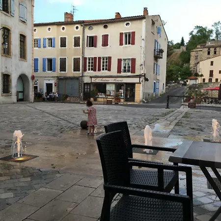 Сasa de vacaciones Entre L'église Et La Place *