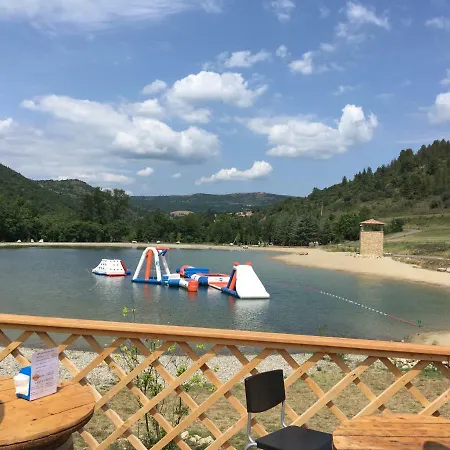 Entre L'église Et La Place Сasa de vacaciones